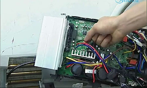 武川美的空调电话是多少